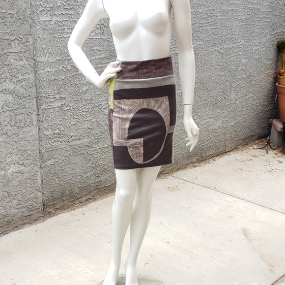 VOLT Design Skirt‎ - Picture 7 of 9